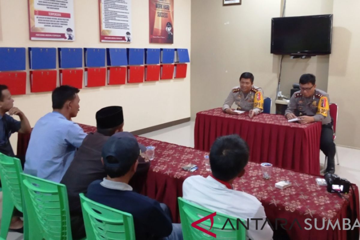 Ratusan warga Matur datangi Polres Agam