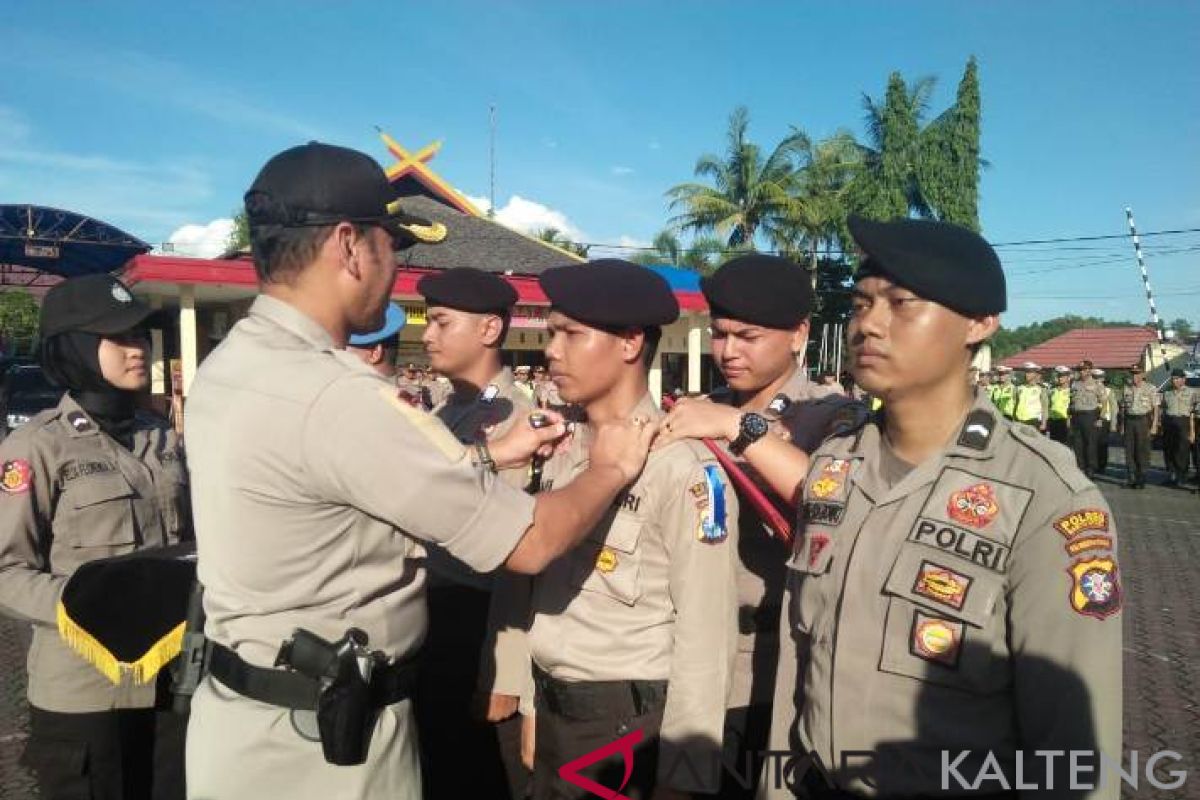 Puluhan personel Polres Barito Utara naik pangkat