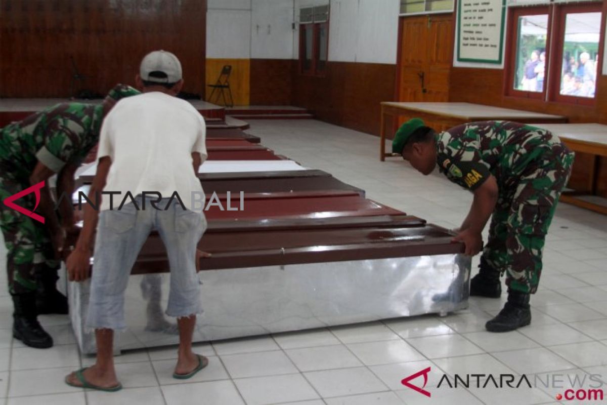 Delapan jenazah korban penembakan di Nduga tiba di Timika