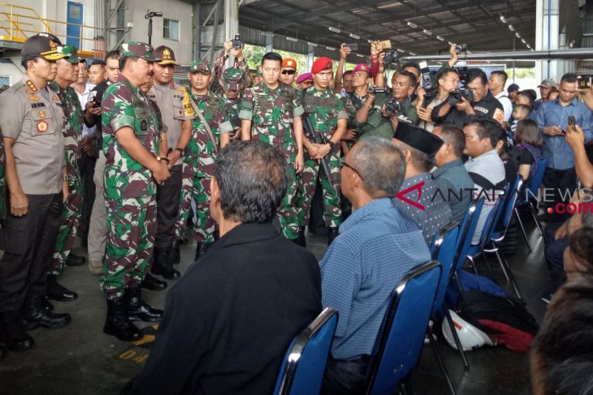 16 jenazah diberangkatkan dari Timika ke Makassar