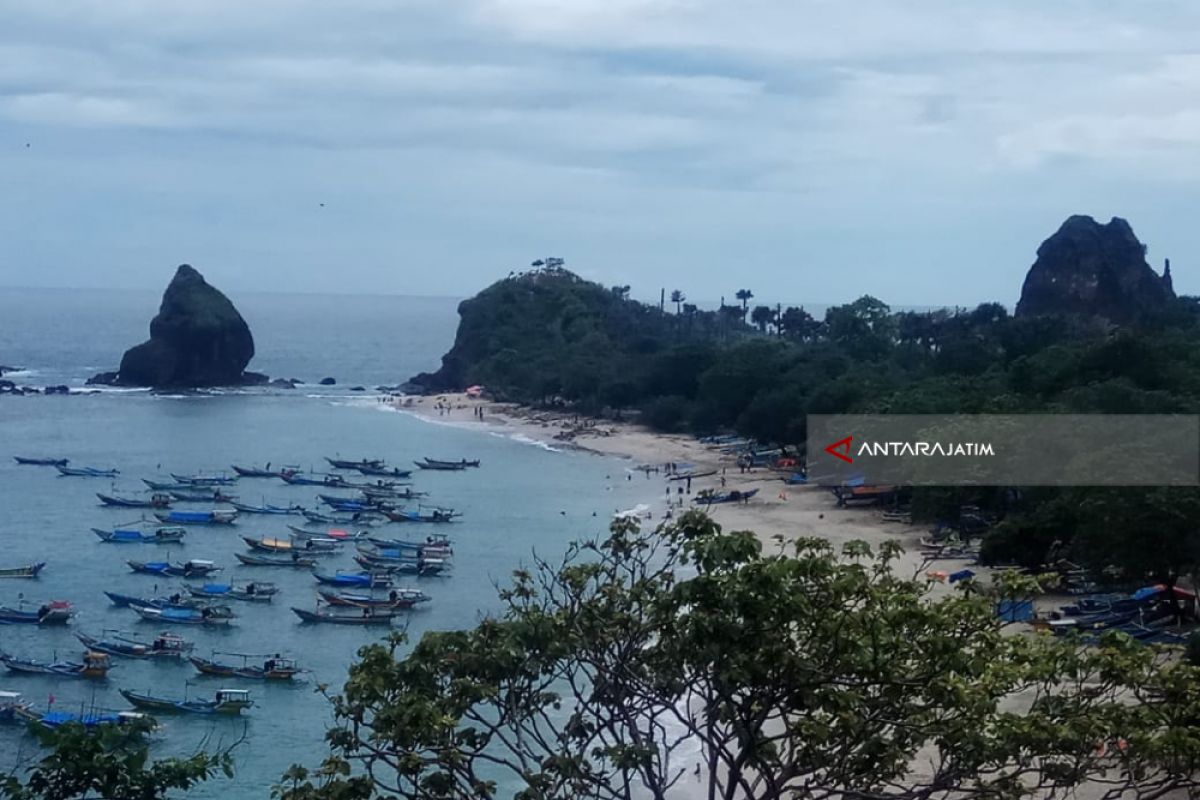 Tsunami Selat Sunda Pengaruhi Kunjungan Pantai Papuma Jember Saat Libur Natal