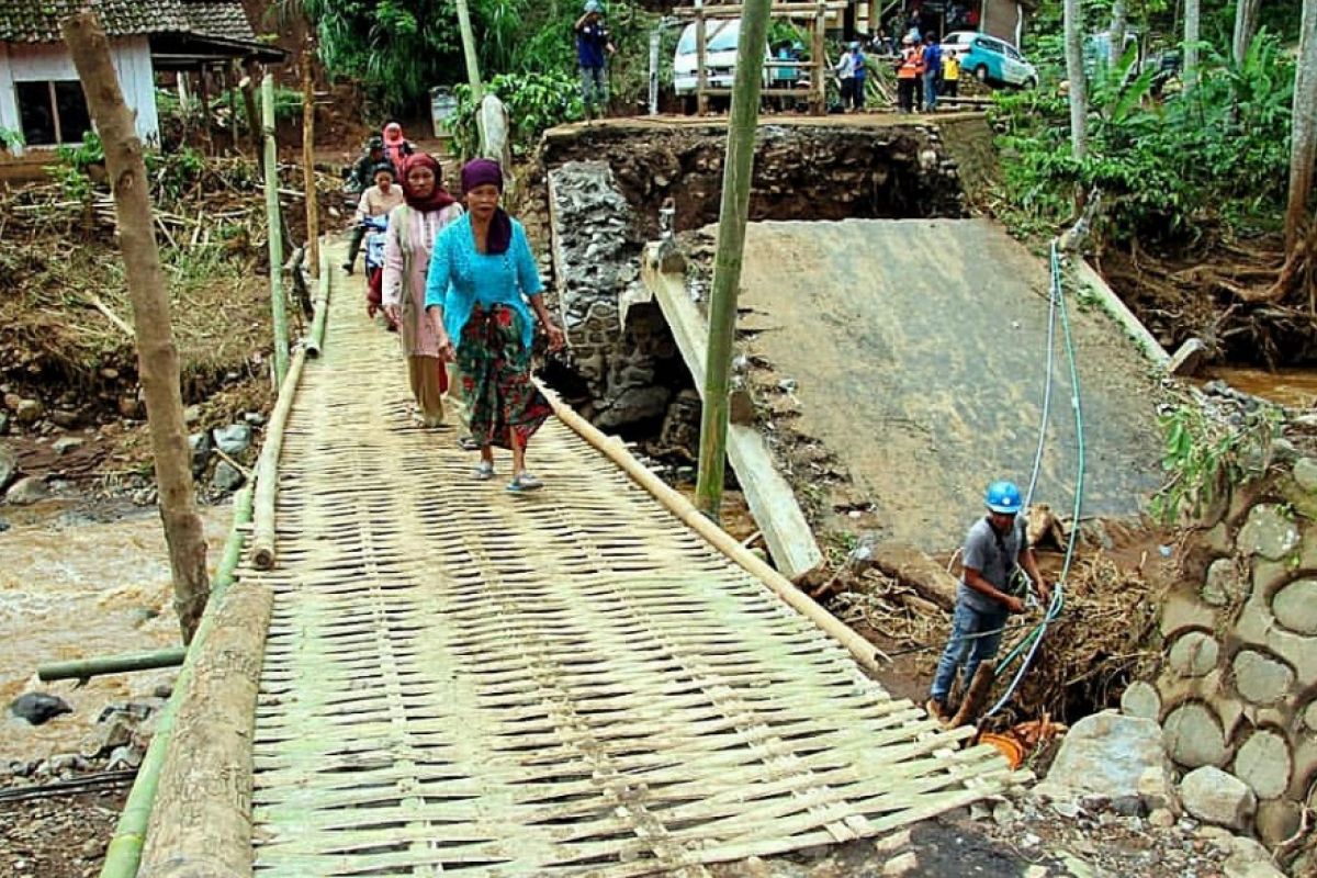 Pemulihan Infrastruktur Pascabanjir Bandang di Probolinggo Dikebut