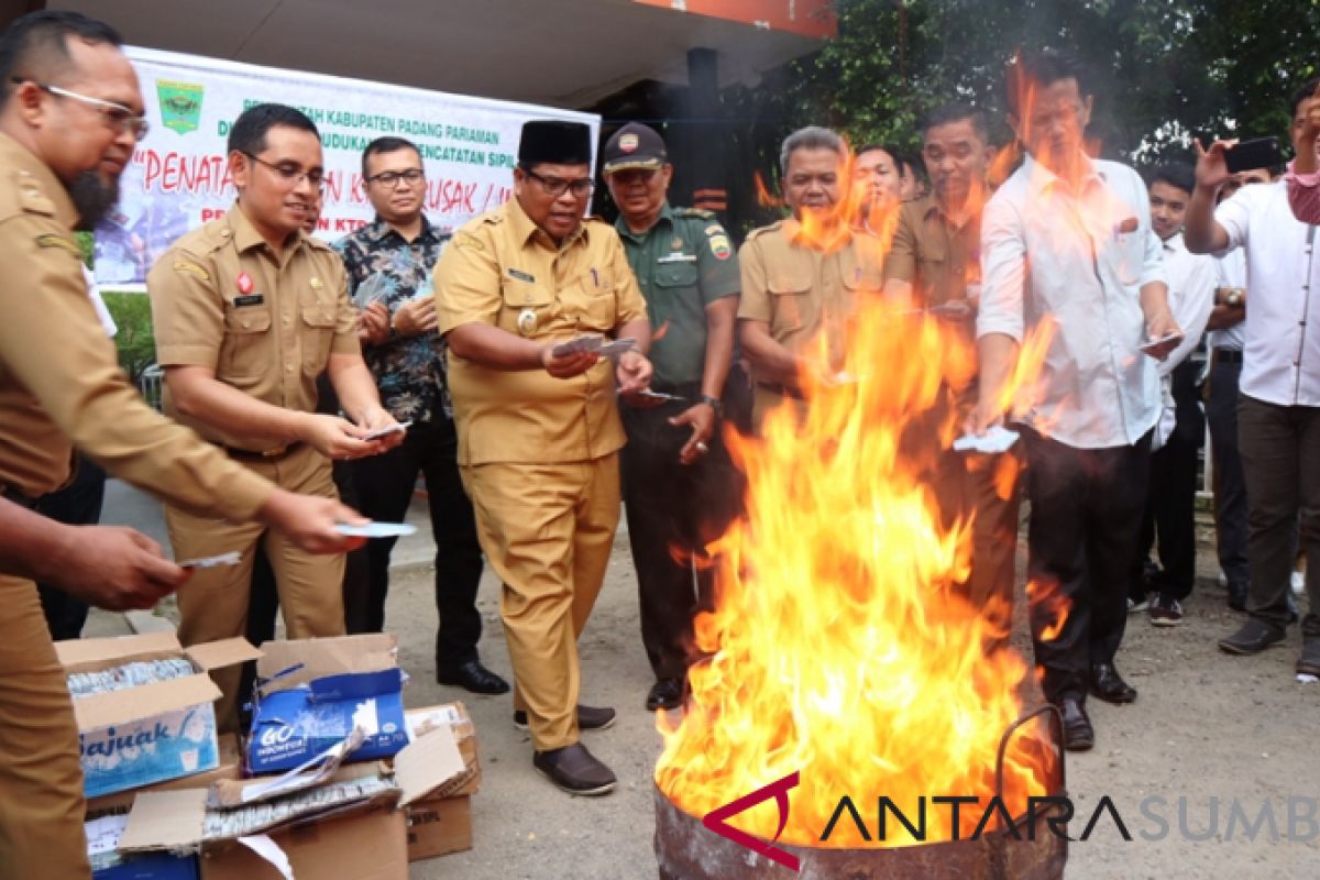 Padang Pariaman musnahkan 13.108 keping KTP-el rusak