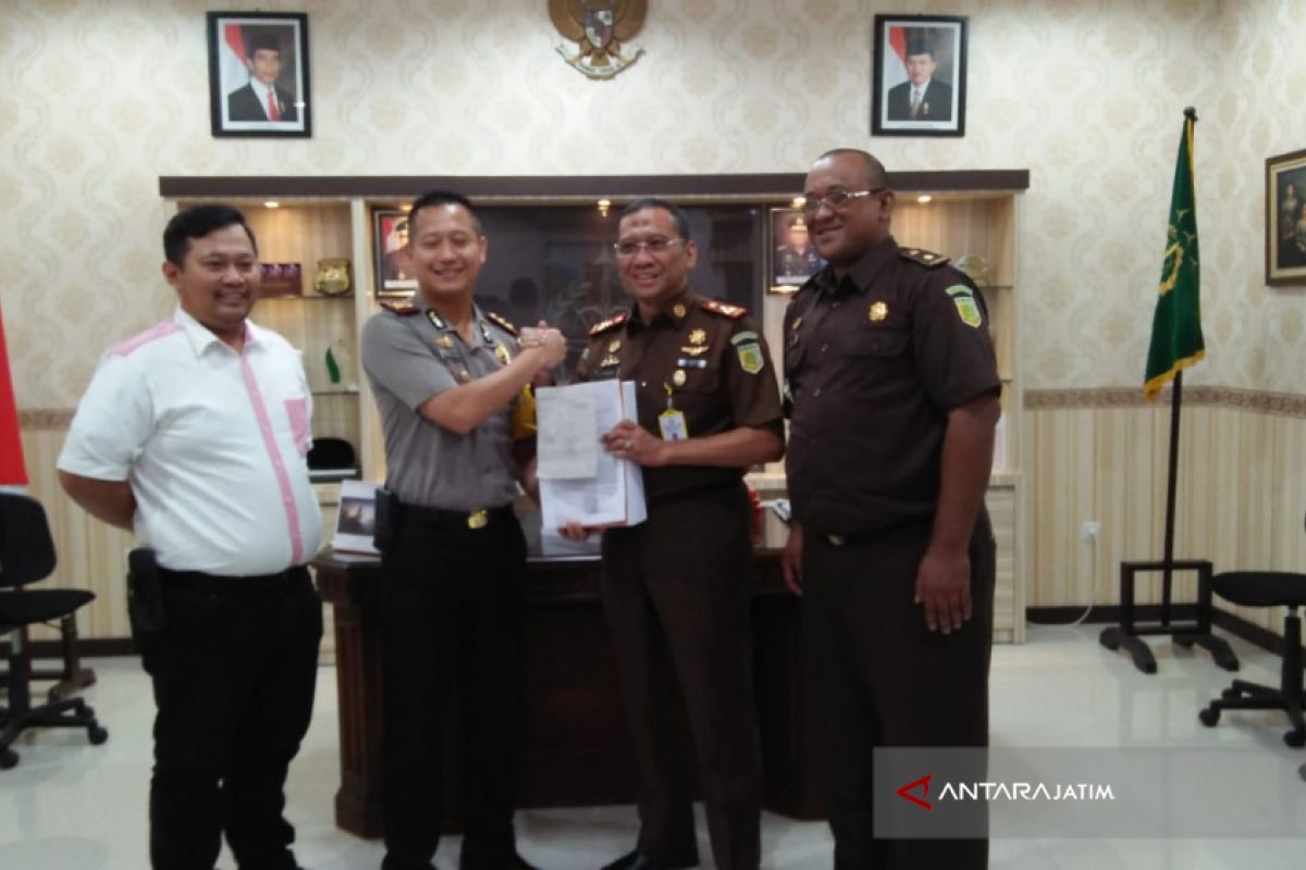 Polres Jember Limpahkan Berkas OTT Pungli Dispendukcapil ke Kejaksaan