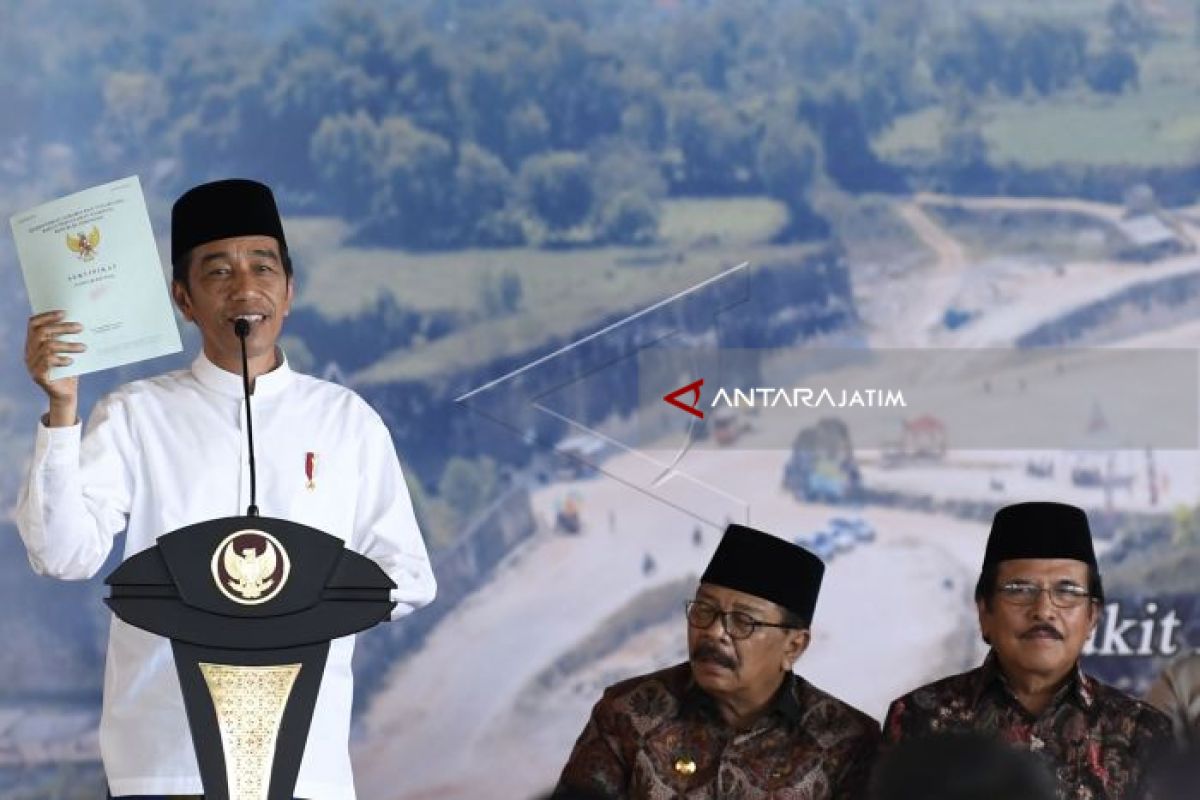 Jokowi: Pemerintah Rehabilitasi Irigasi Primer untuk Sawah 3 Juta Hektare