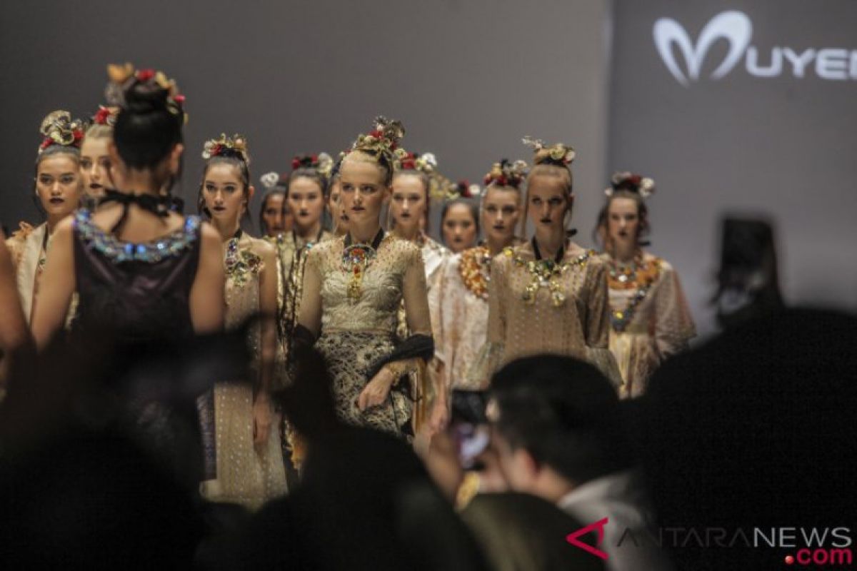 Indonesia promosi budaya lewat peragaan busana