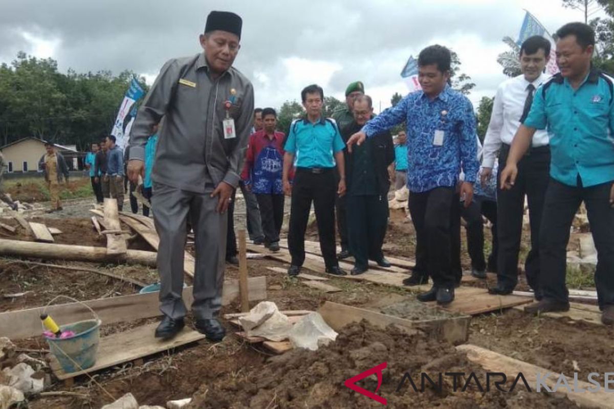 Sekda letakan batu pertama pembangunan perumahan Murakata Residence Barabai