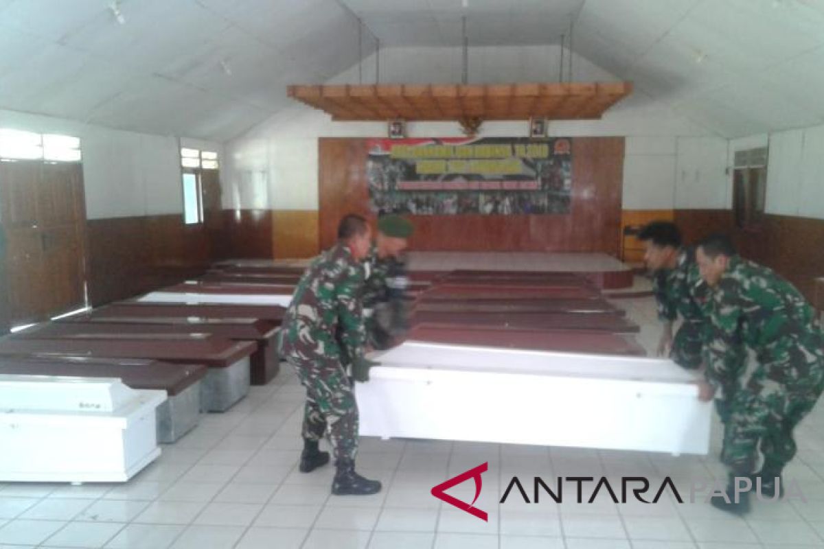 TNI siapkan peti jenazah untuk korban KKSB