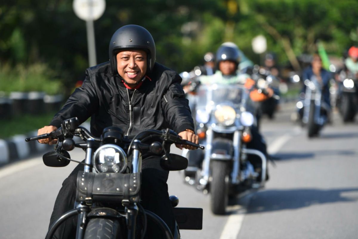 Rommy jelajahi Kendari dengan Harley Davidson