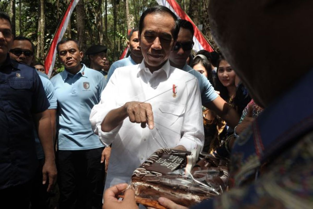 Presiden Jokowi Minta Babinsa Cegah Konflik di Desa