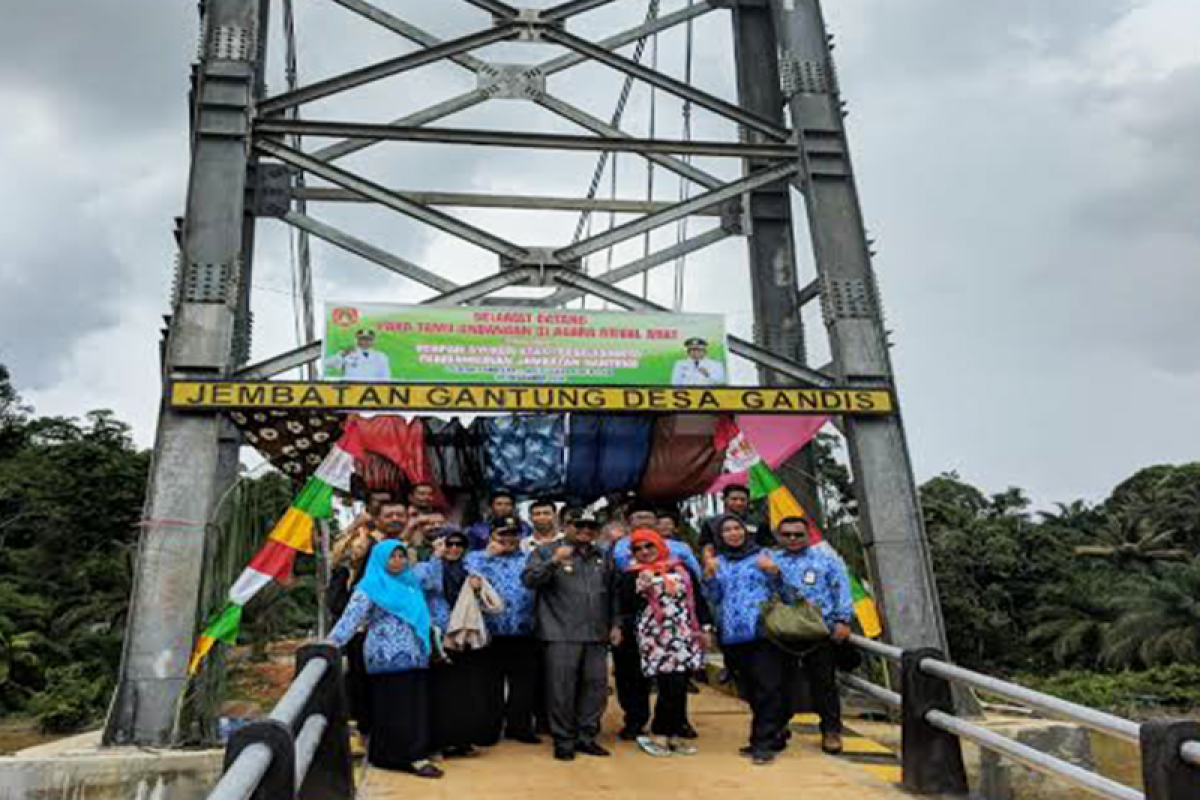 Dua jembatan gantung di Kobar telah selesai dibangun Pemerintah Pusat