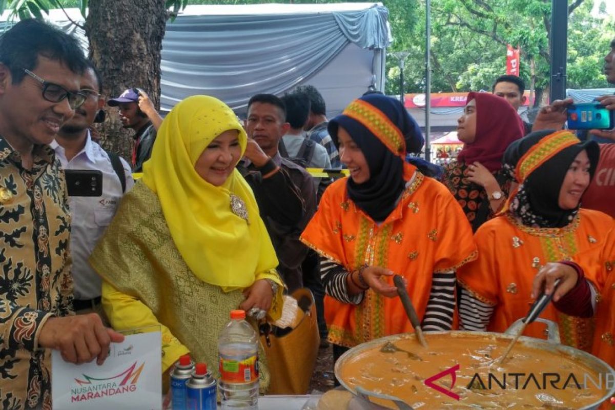 Lomba masak rendang antar-istri gubernur digelar di Padang