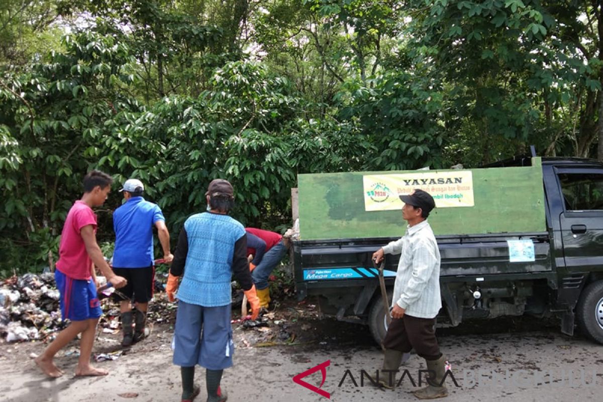 Yayasan PS2H Rejang Lebong bantu penanganan sampah