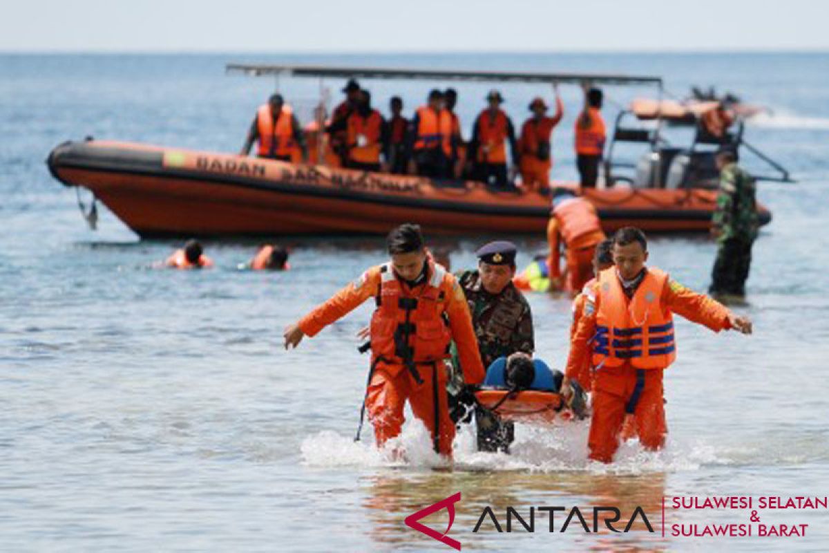 Basarnas cari wisatawan yang tenggelam di Pantai Tolitehuyu Gorontalo Utara