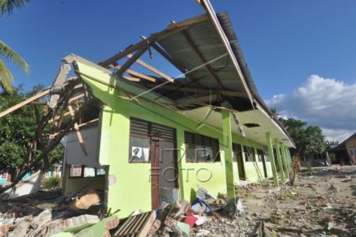 Sekolah rusak dampak tsunami