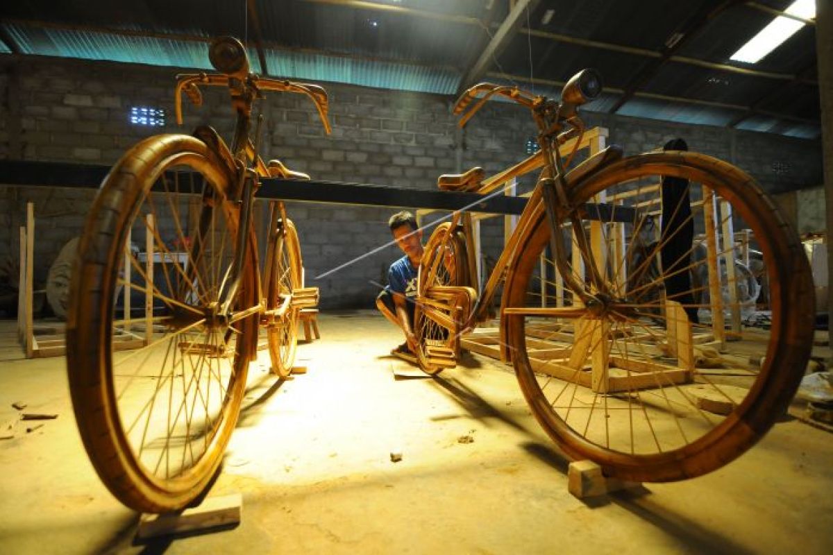 Pengrajin sepeda kayu Boyolali