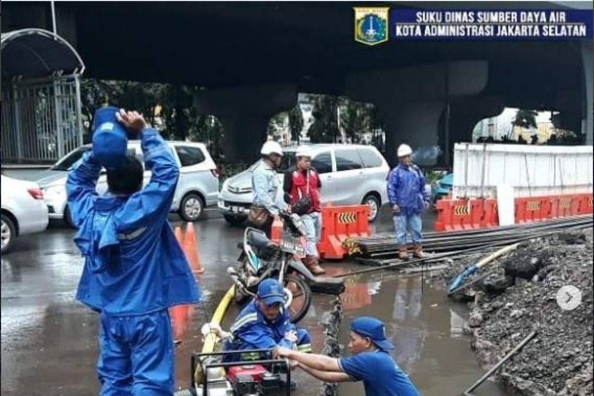 Jakarta readies 598 pumping equipment for flood control