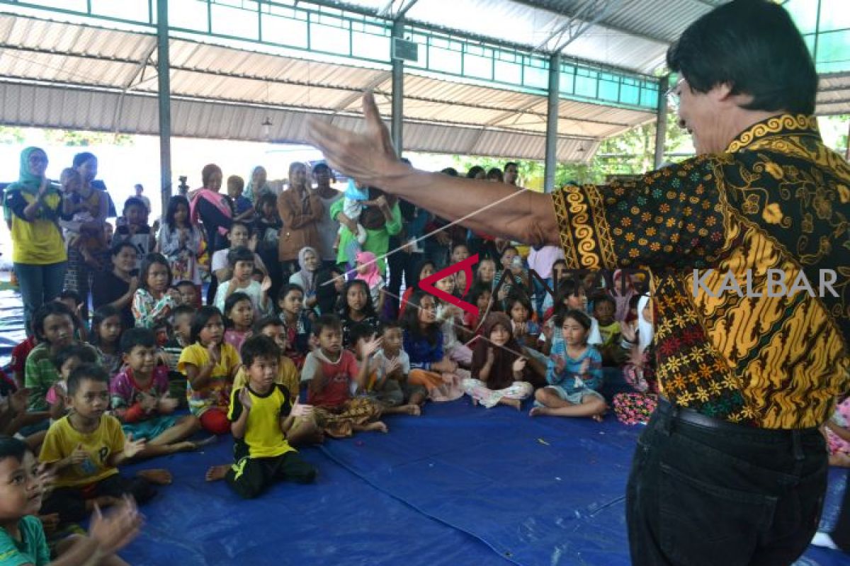 Ribuan korban tsunami masih bertahan di pengungsian