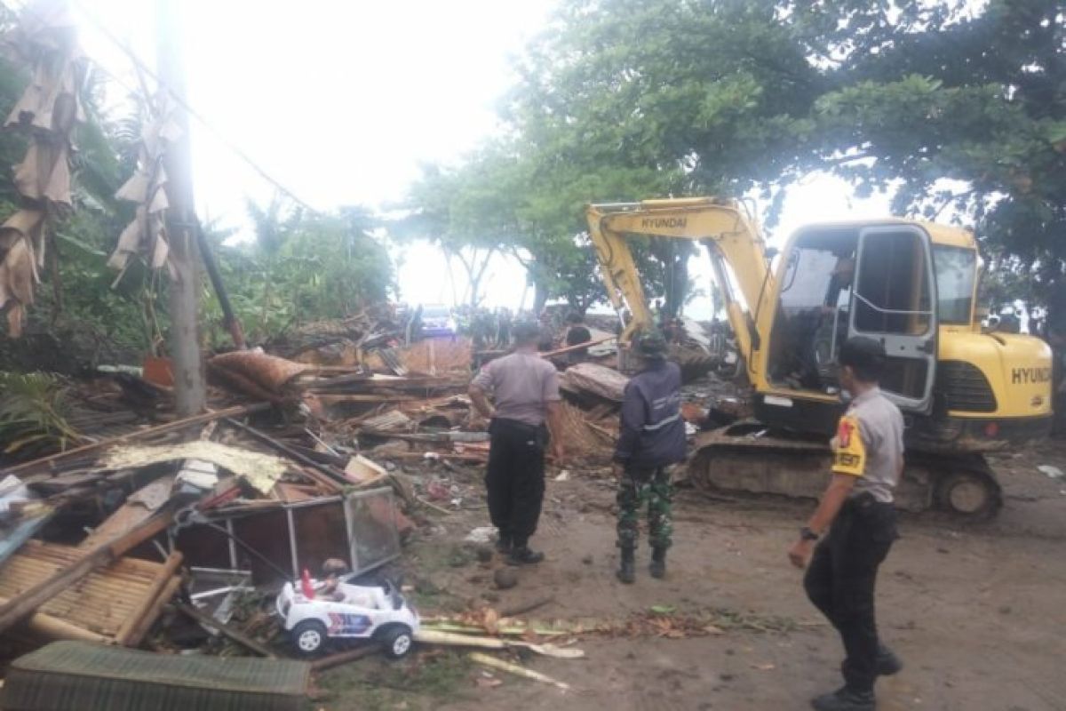 BNPB : Korban tsunami Selat Sunda bertambah jadi 62 meninggal