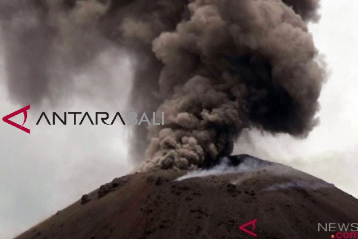 Tsunami diduga dipicu erupsi vulkanik gunung Anak Krakatau