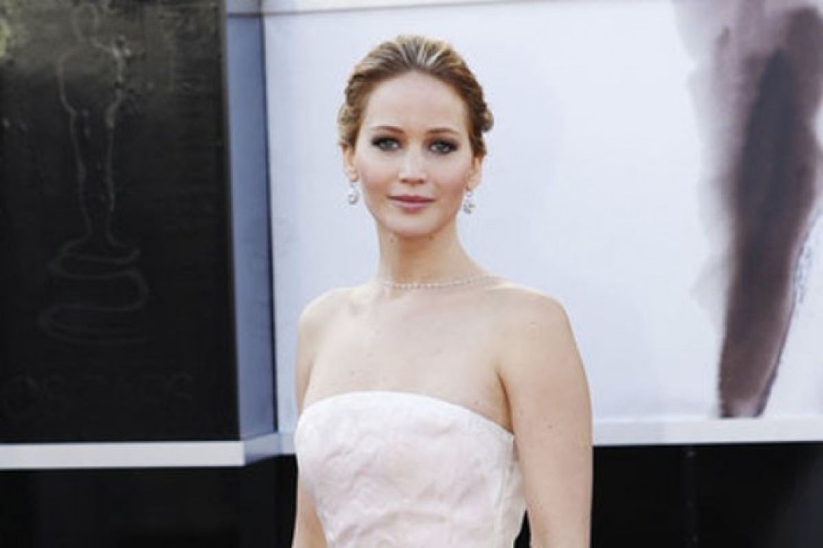 Jennifer Lawrence bantah pernah tidur dengan Harvey Weinstein
