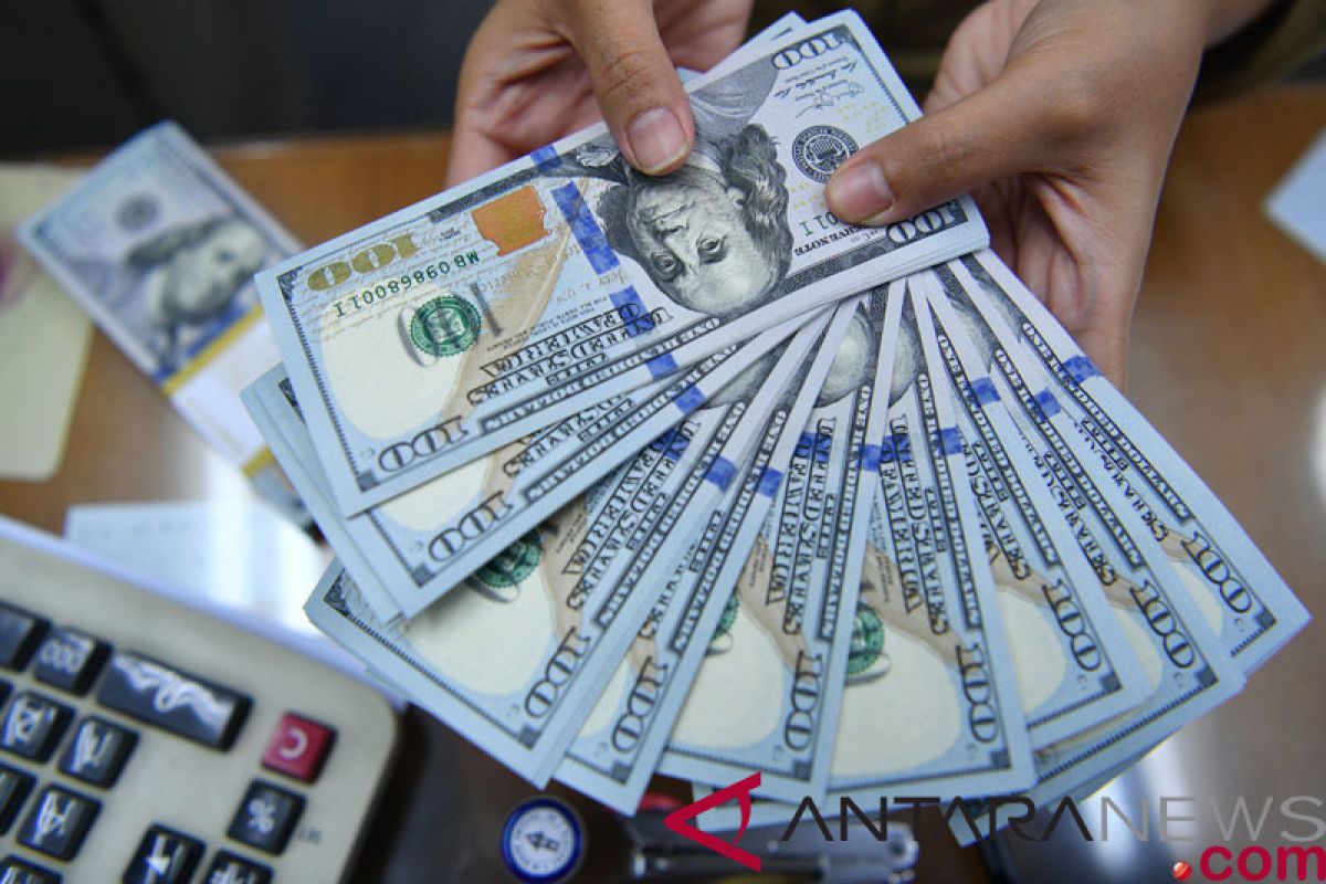Kurs dolar menguat sebelum pertemuan bank sentral AS pekan depan