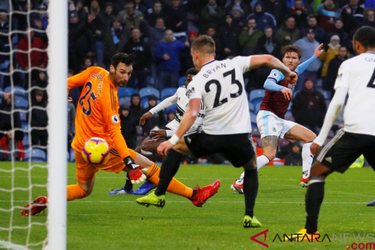 Akibat gol bunuh diri, Fulham takluk  1-2 kepada Burnley