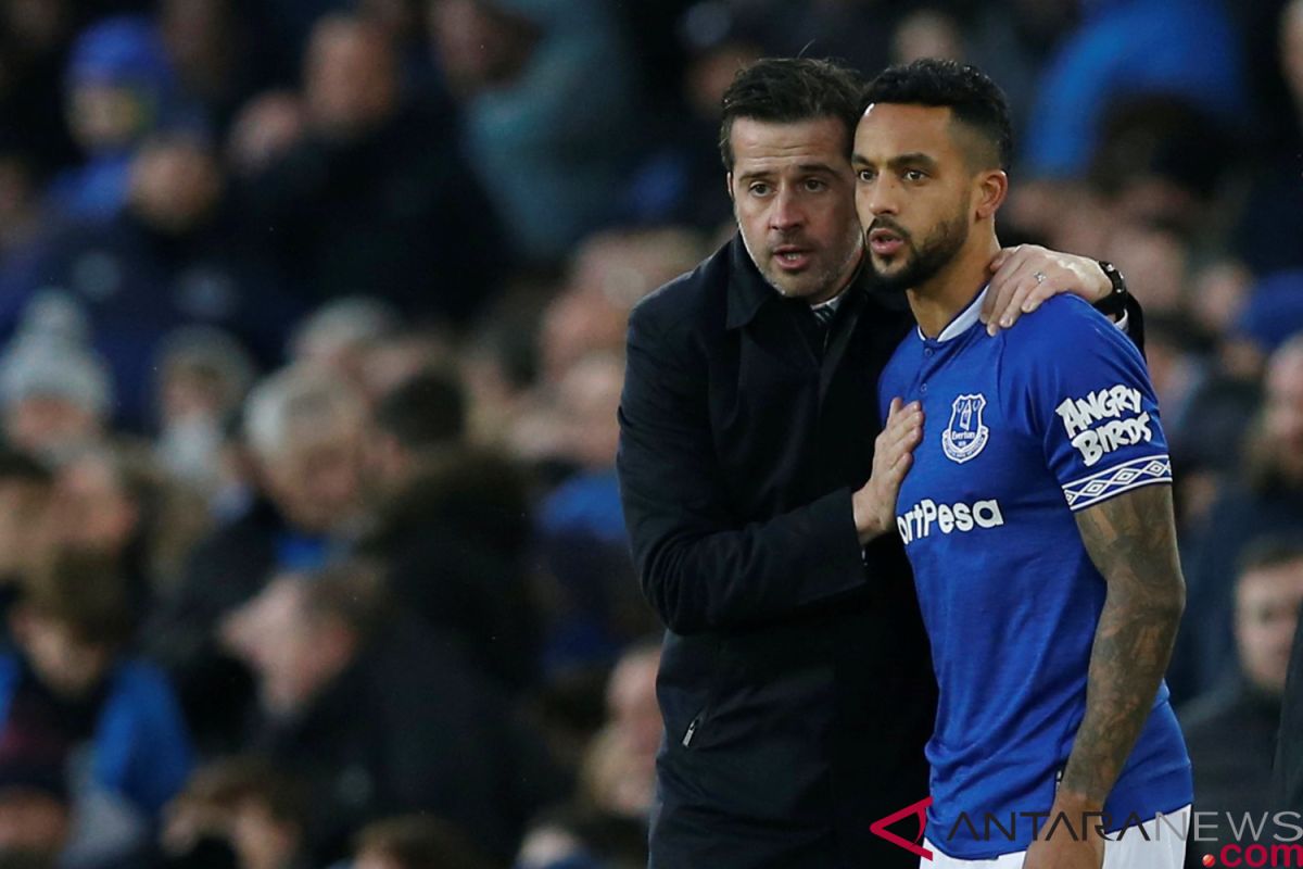 Everton harus manfaatkan momentum usai hancurkan MU, kata Marco Silva