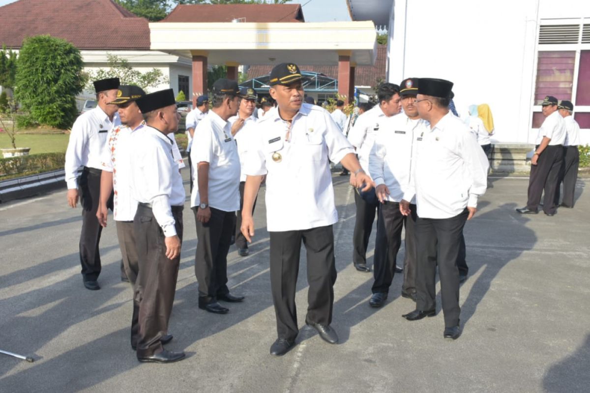 Pegawai honor Tebing Tinggi hanya bekerja lima jam sehari