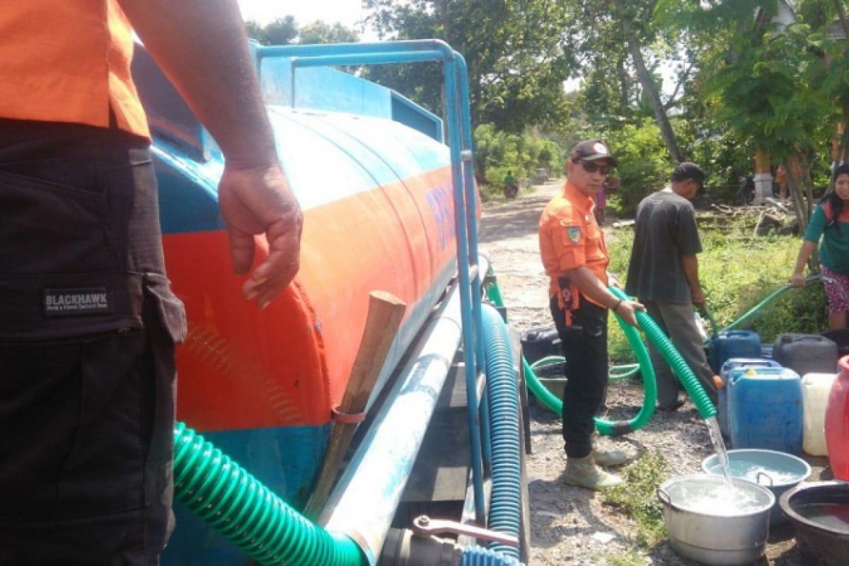 Kesulitan Air Bersih, Ratusan KK di Kabupaten Kediri Dipasok Air Bersih