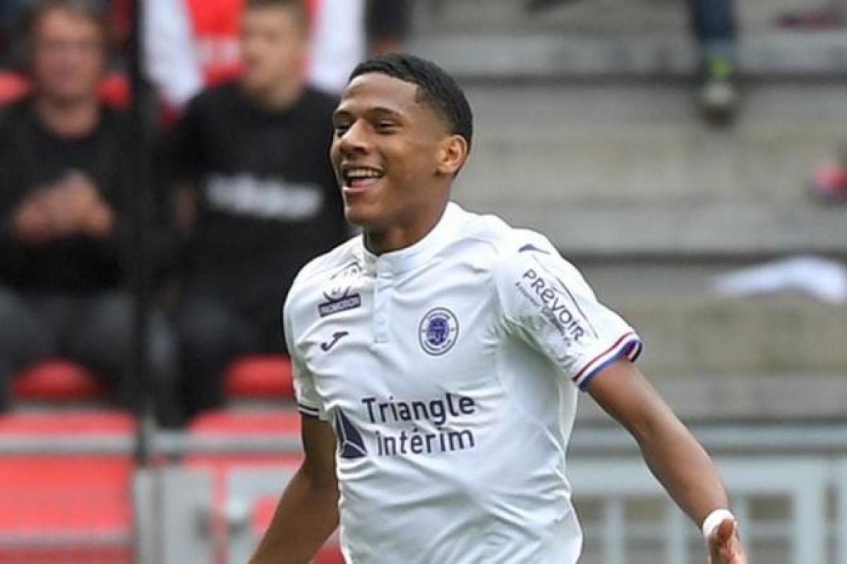 Barcelona resmi dapatkan Todibo dari Toulouse