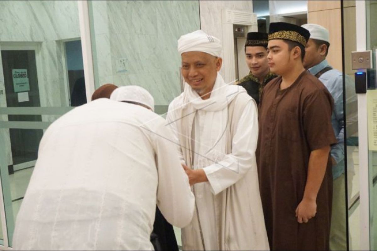 Kemarin, Ustadz Arifin Ilham kritis hingga Honor 20 bisa akses Google