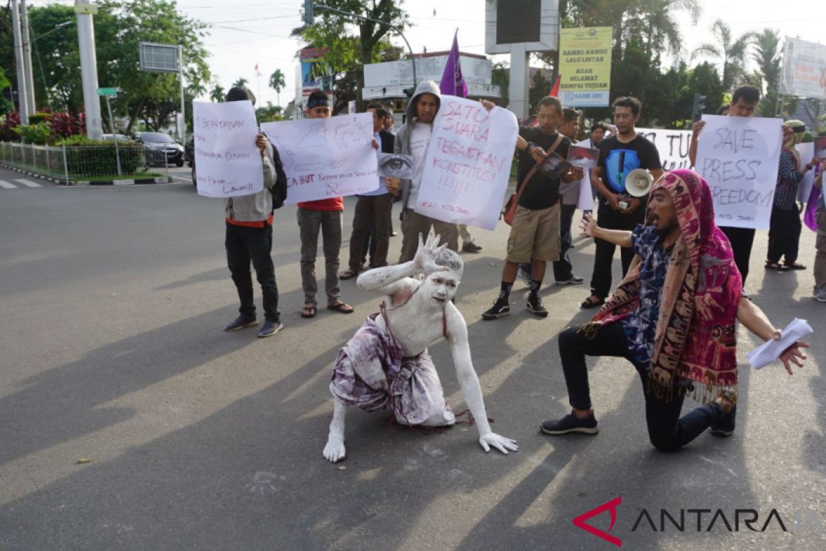 AJI Jambi gelar aksi solidaritas tolak pemberian remisi pembunuh jurnalis