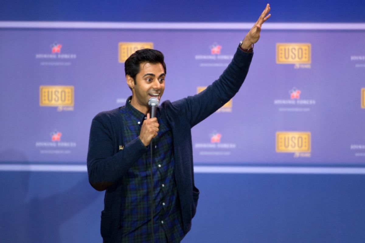 Hasan Minhaj buka suara setelah Netflix hapus acaranya