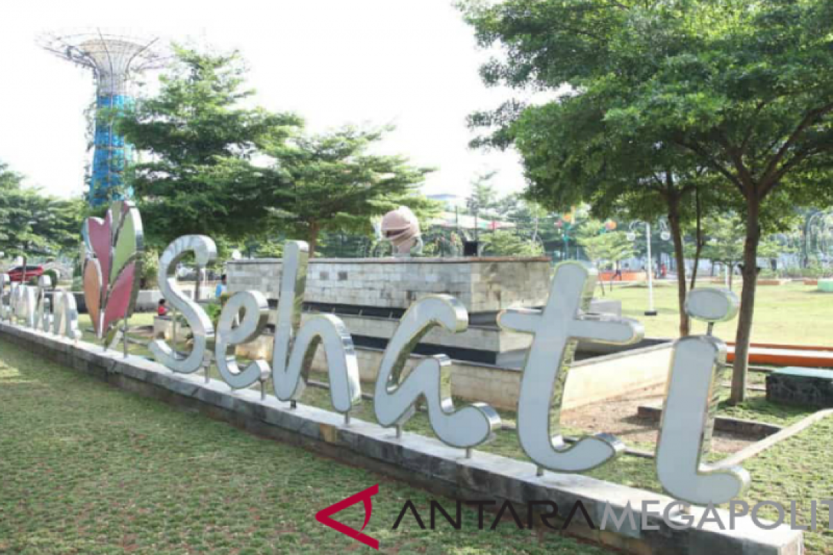 DPKPP Bekasi menempatkan penjaga Taman Sehati