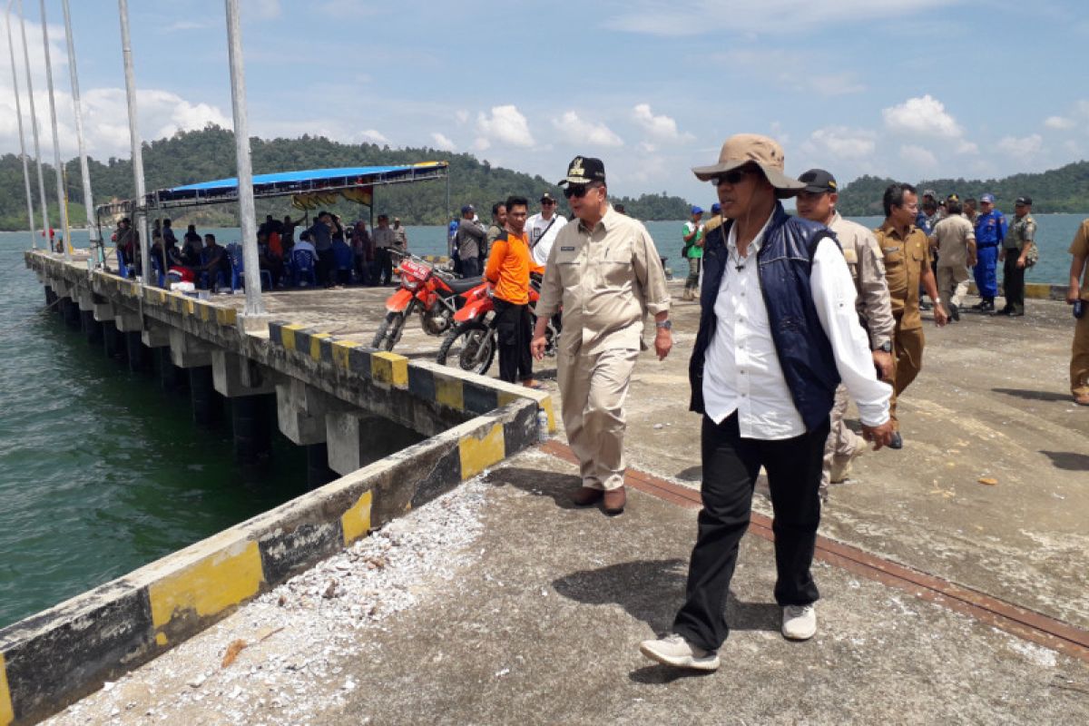 Pemerintah pusat pastikan jalan ke Pelabuhan Teluk Tapang dibangun