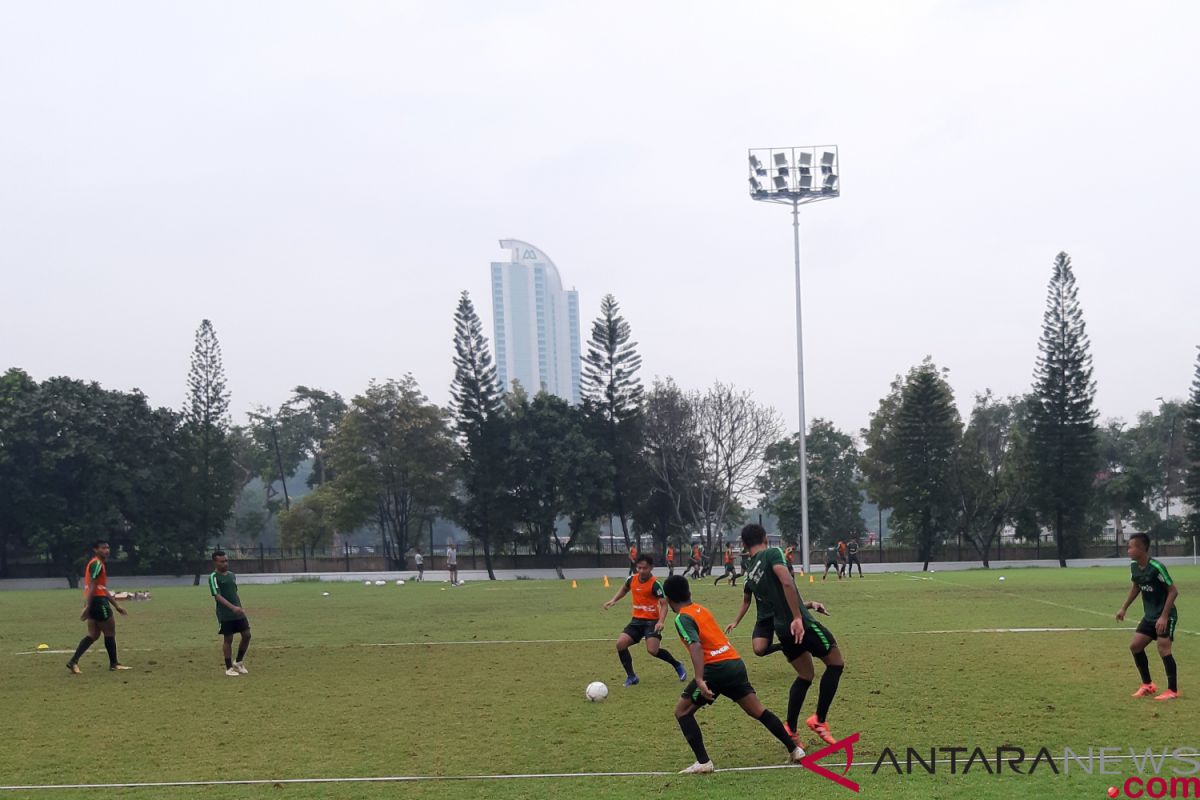 Indra Sjafri Keluhkan Kondisi Lapangan A GBK