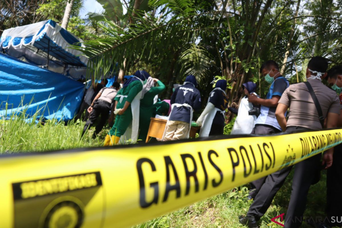 Polisi Pariaman bongkar makam untuk otopsi jenazah korban pembunuhan