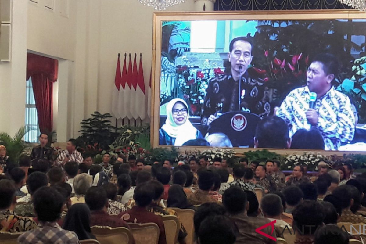 President Jokowi meets representatives of Indonesian fishermen