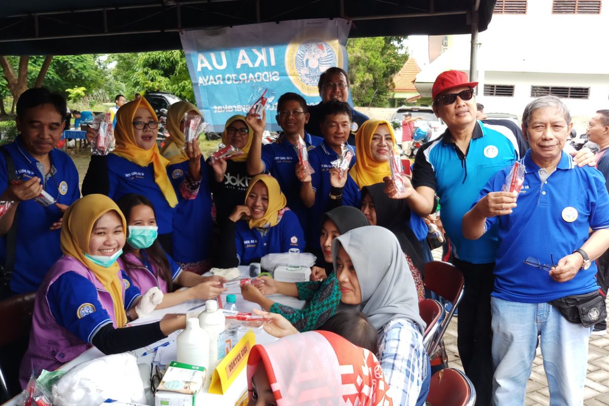 Ika Unair Berikan Pengobatan Ratusan Warga Sidoarjo