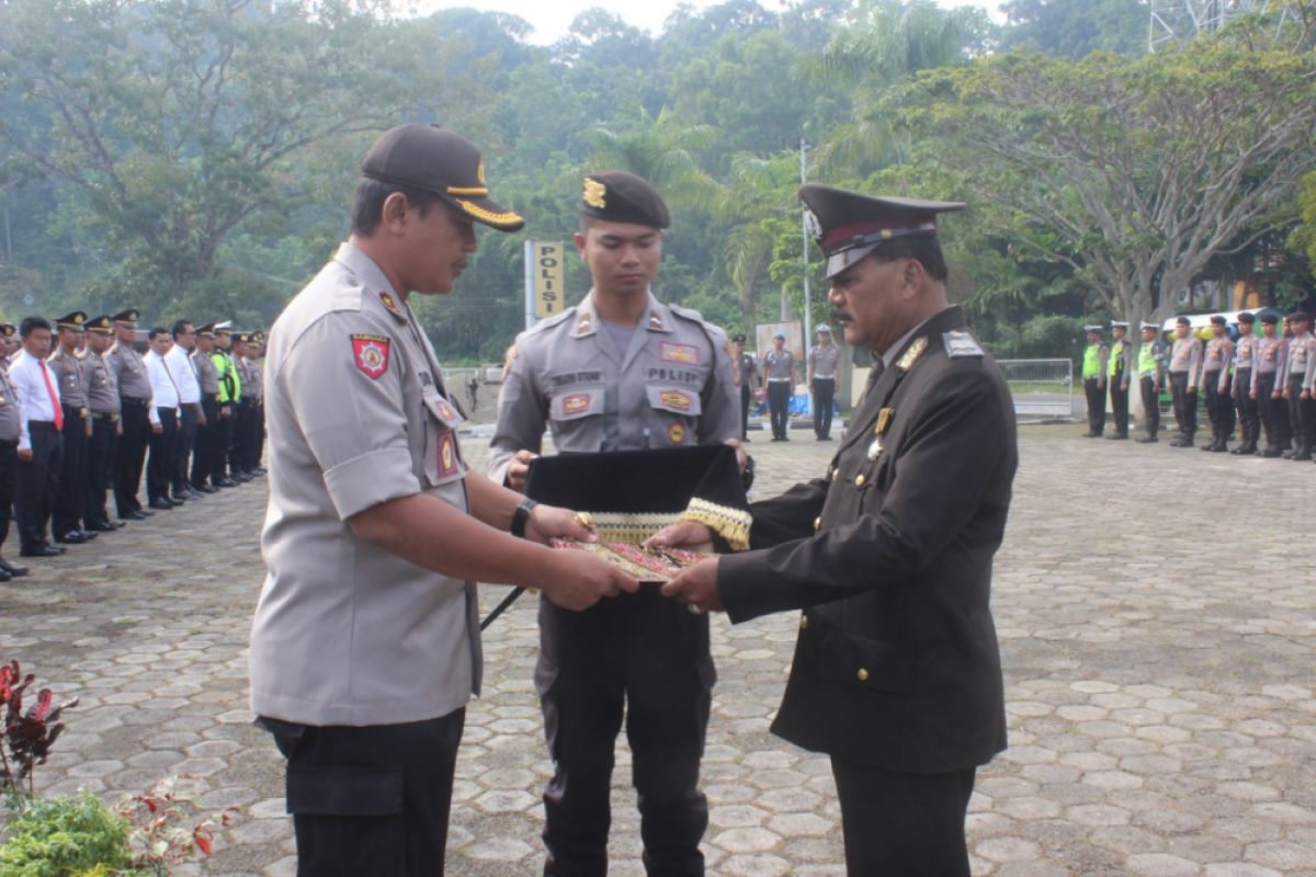 Polres Sawahlunto gelar upacara korp raport kenaikan pangkat personel