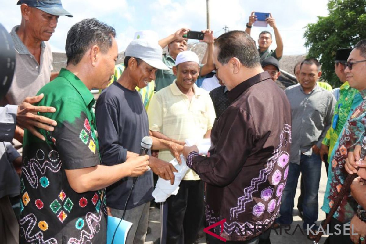 Bupati serahkan bantuan pembangunan Langgar Baiturrahim Sungai Balum