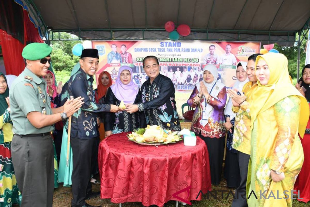 Peringatan hari jadi kecamatan Kalumpang sebagai wujud syukur kemajuan pembangunan