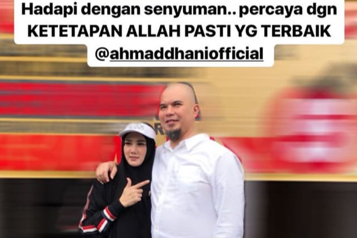 Mulan Jameela unggah foto dengan Ahmad Dhani, "Hadapi dengan senyuman"