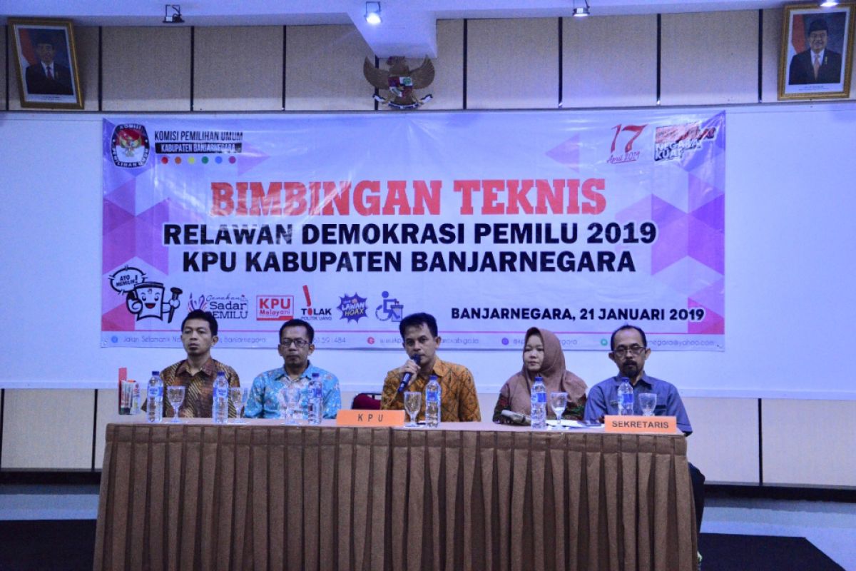 KPU Banjarnegara kukuhkan 55 relawan demokrasi