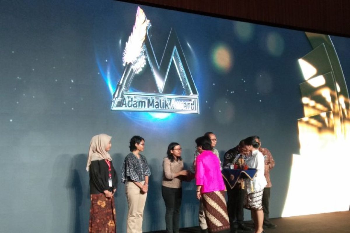 LKBN Antara menerima penghargaan Adam Malik Award 2019