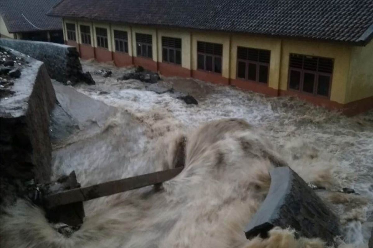 Delapan daerah di Sukabumi terendam banjir