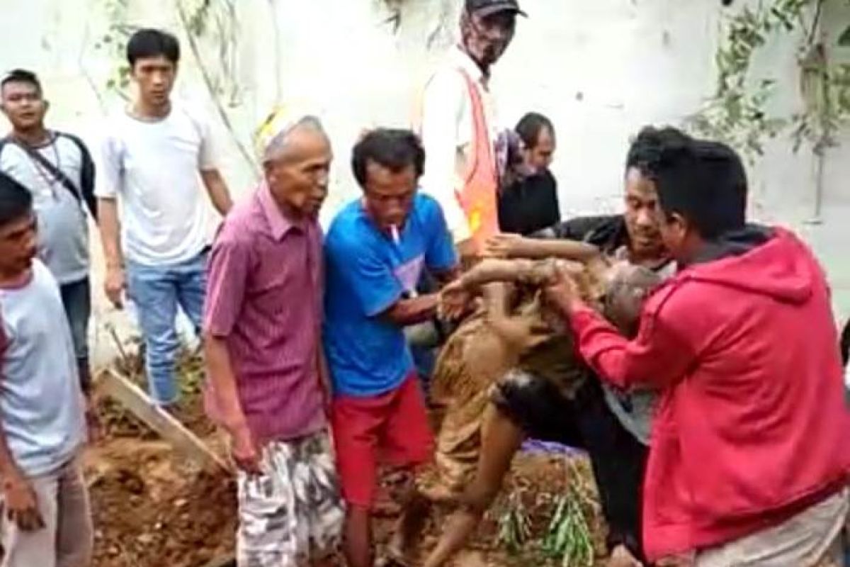 Enam bocah di Cicurug Sukabumi tertimbun longsor