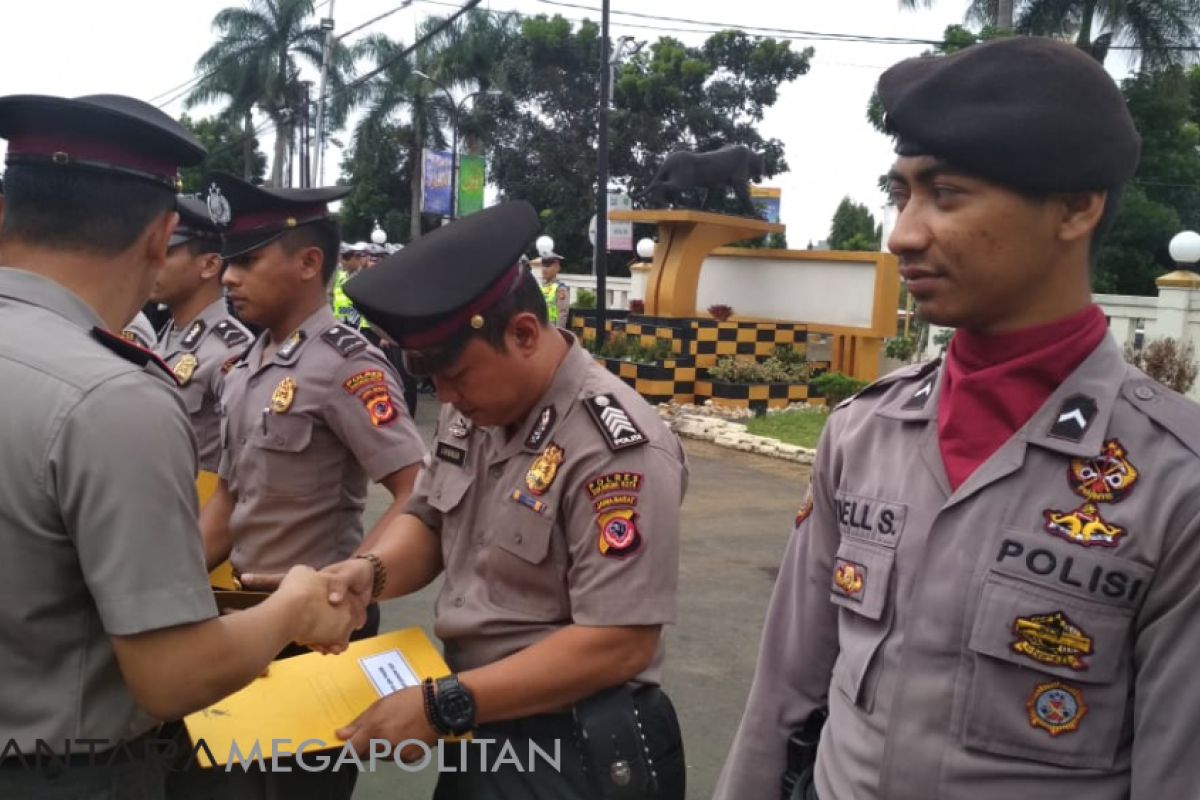 Bantu penanganan bencana puluhan polisi Sukabumi dapat penghargaan