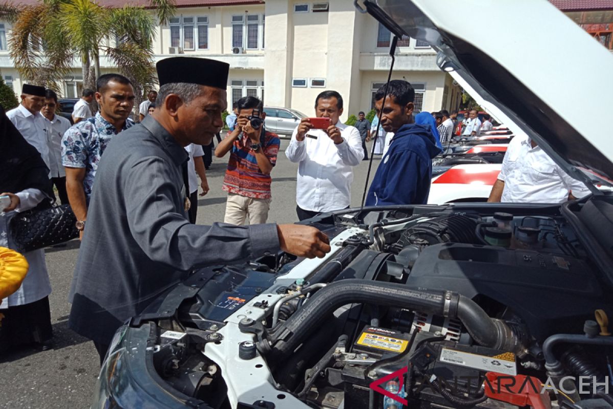 Enam Puskesmas daerah terpencil di Nagan Raya terima ambulans